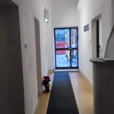 בית נופש B Independent Entrance Private Bathroom - No Kitchen רומא